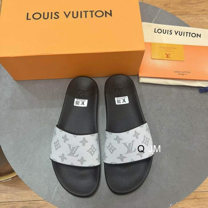 Picture of Louis Vuitton Slippers _SKULVsz38-45JM0802295